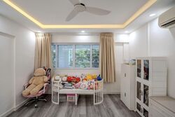 Blk 216 Jurong East Street 21 (Jurong East), HDB Executive #574915051